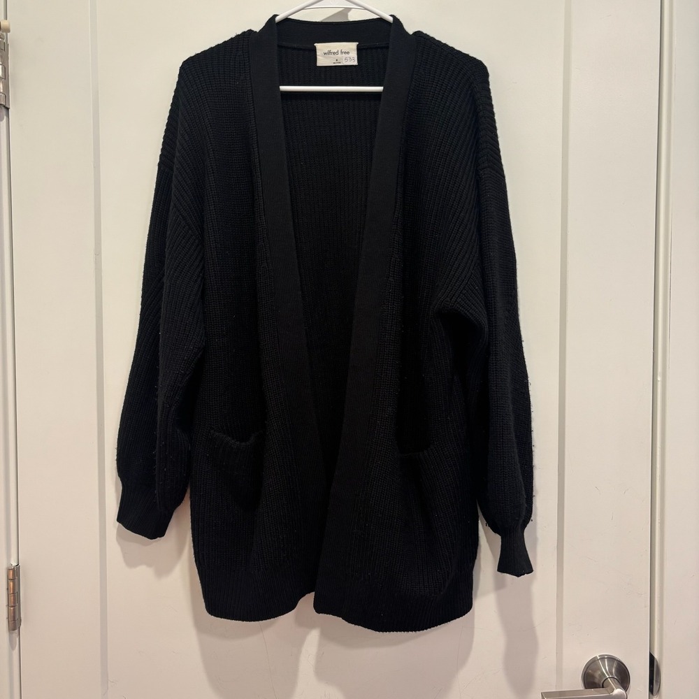 Wilfred Free Aritzia Black 100% Merino Wool Cardigan Sweater Medium 64631